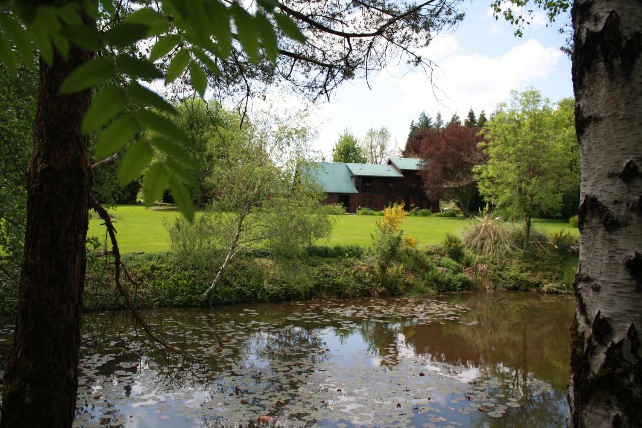 Sauviat-sur-Vige Spruce Lake المظهر الخارجي الصورة