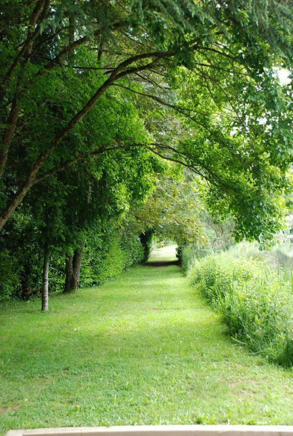 Sauviat-sur-Vige Spruce Lake المظهر الخارجي الصورة