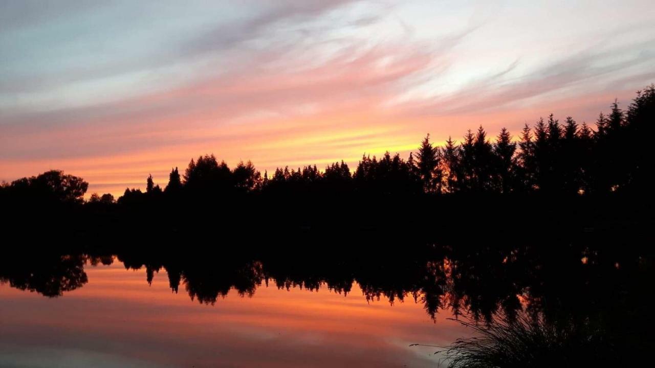 Sauviat-sur-Vige Spruce Lake المظهر الخارجي الصورة